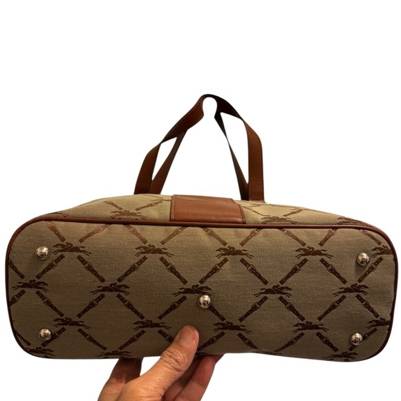 Longchamp Shoulder Bag in great use conditions. - Picture 9 of 13